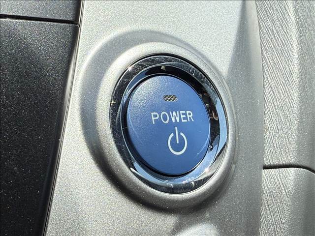 納車整備ついても第三者機関の指定工場で分解記録(法定整備)を実施し、車検を基準に不具合箇所、消耗部品は改善して納車させていただきます。