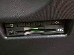 【ビルトインETC】で高速道路もスムーズに乗り降り可能で、ご納車直後からの遠距離ドライブも可能です。
