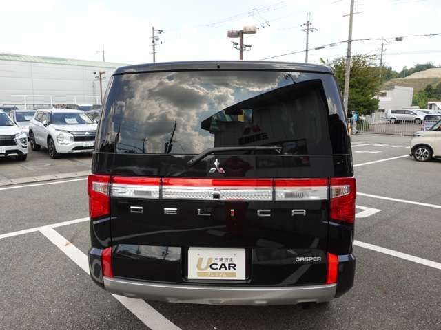 マルチアラウンドモニターで周囲の安全確認もバッチリ！安心して車庫入れが出来ます！