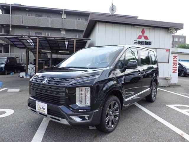 LEDヘッドライトとフォグランプが暗い道でも明るく照らしてくれます！安心してドライブが出来ます！
