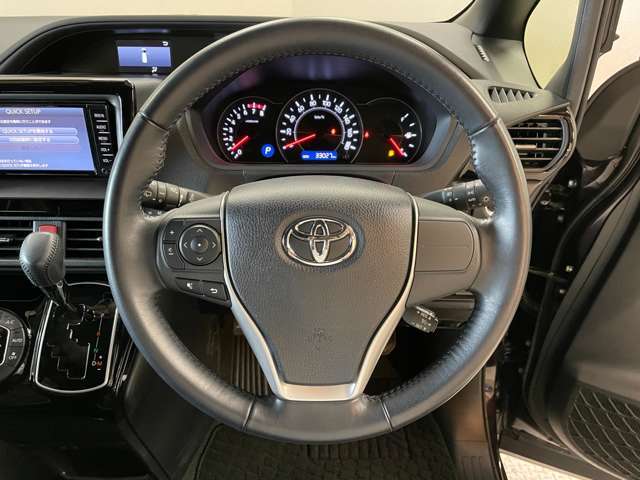 運転席周りに大きな傷、汚れ、へたりなどなく良質な状態です！