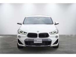 BMWのまさに「顔」ともいえる「キドニー・グリル」は、他の追随を許さない存在感を誇り、「キドニー・グリル」を見かけただけでBMWの風格を感じさせます！！