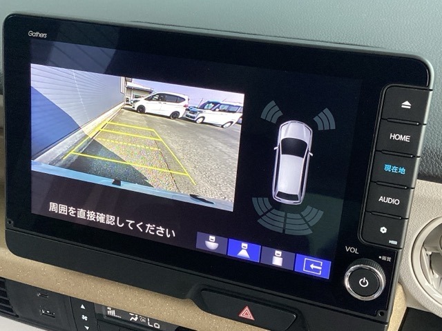 バックカメラも装備しております。車庫入れの苦手なお客様も安心！重宝してくれます！