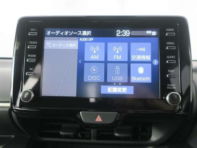 ディスプレイオーディオを装備。スマホとクルマをつなぐことで、これまでのナビに加えて、いろんなサービスが楽しめます。