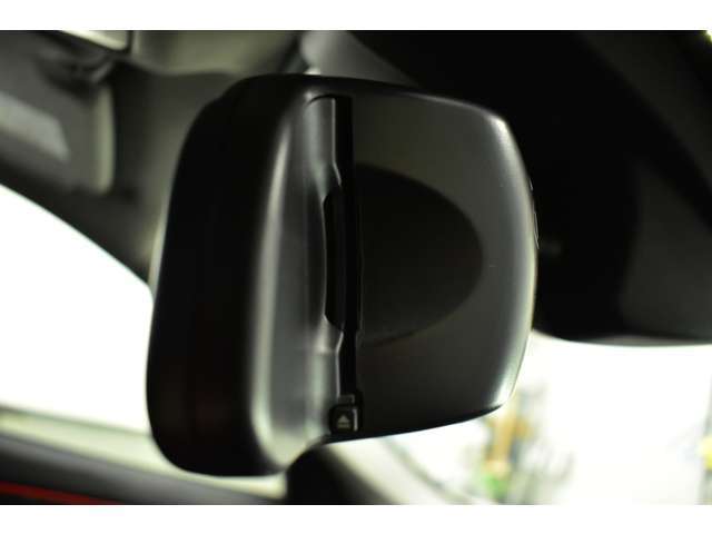BMWのETCはルームミラー内にスマートインストール！室内空間を乱すことないBMWならではのお洒落な設計です。