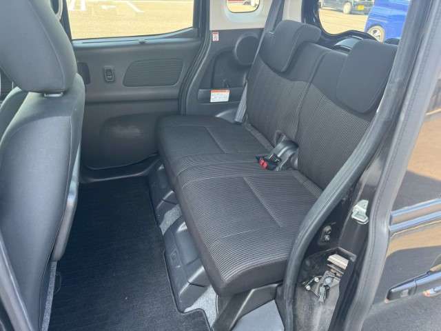 お客様に隅々まで見ていただけるよう展示車両は常に綺麗に仕上げております！お客様のご来店、スタッフ一同心よりお待ち申し上げます。
