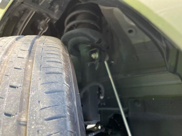 お車を安心してお乗りいただく為には、足回りの定期点検が欠かせません。サービスサポート（有償保証）では無料点検もご提供しており、安心のカーライフをお過ごしいただけるサポート体制が整っています。