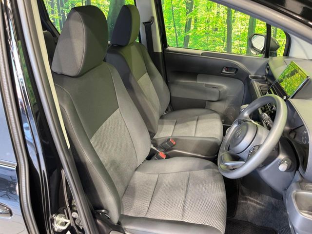 運転席シート廻りは使用感も少なく、良好な状態となっています。丁寧に使われていたことがよくわかりますね。