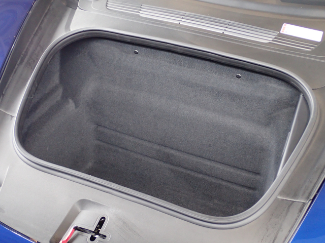 130L格納可能トランクは、長期旅行や手軽なドライブでも多くのお荷物を載せることができます。