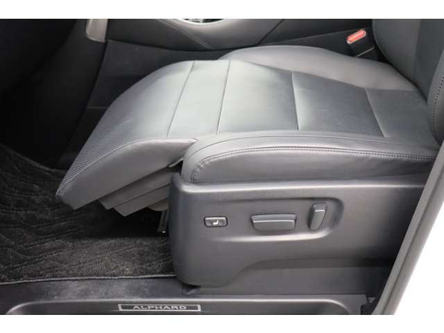 乗り降り多い運転席側からの様子です。