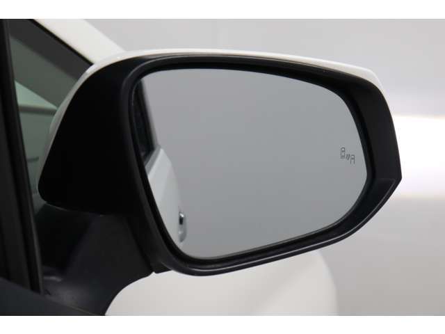 BSM(ブラインドモニターシステム)も付いてます。安心運転です。