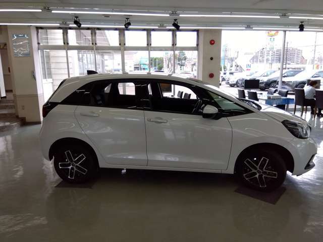 ■札幌ホンダ南郷店は室内ショールーム完備■明るいショールーム内でゆっくりお車をご覧いただけます！事前にご連絡頂けますとスムーズにご案内できます