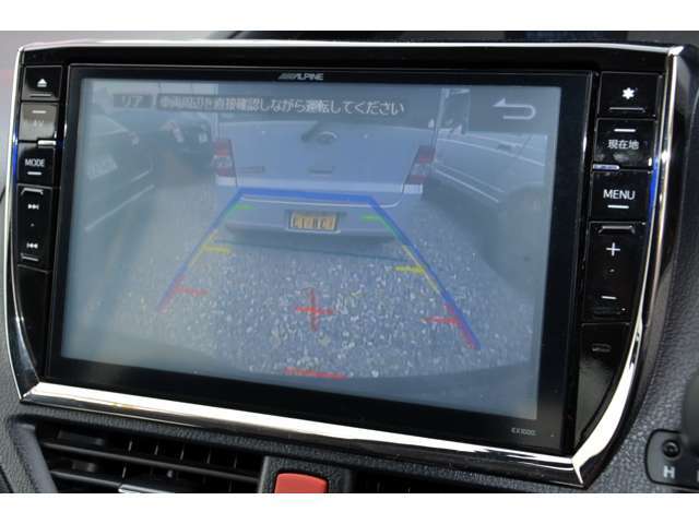バックカメラ付きなので駐車も楽々です！