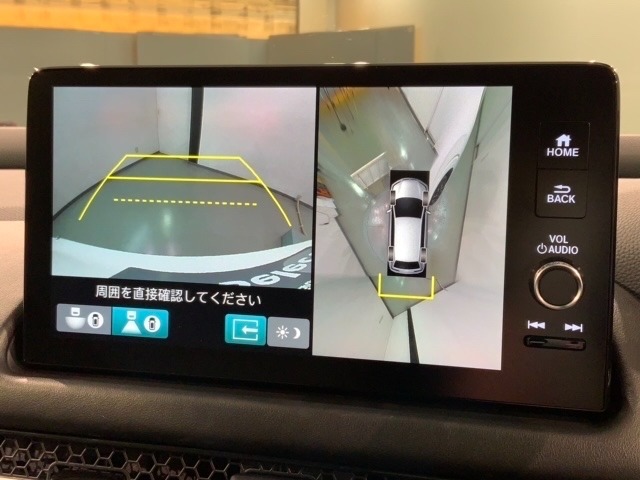 全方位モニターがついています！　車の周囲を360°安全確認できるので、普段の駐車はもちろんの事、縦列駐車や幅寄せの際にも活躍してくれますよ。