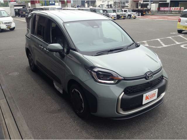 【届出済未使用車の得する価格】大量仕入れにより車両価格が割安な上重量税は払い込み済みで、登録月によっては取得税もかかりません。