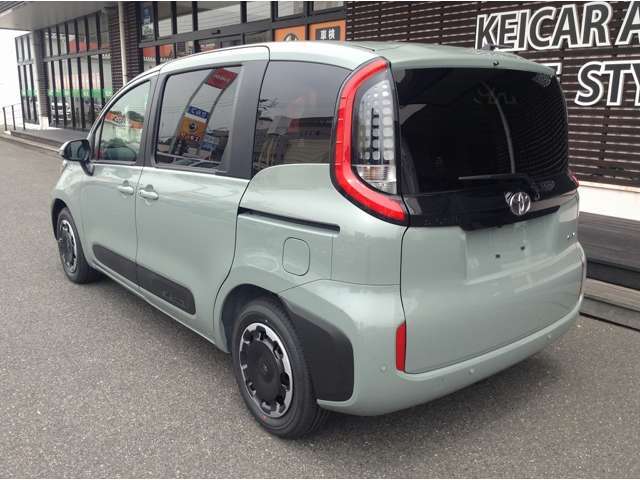【届出済未使用車の得する価格】大量仕入れにより車両価格が割安な上重量税は払い込み済みで、登録月によっては取得税もかかりません。