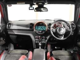 ■高年式、低走行、装備や価格に魅力があるなど、専門店の目線で厳選した高品質なミニのみ厳選し、約250台以上の新旧ミニの中からお気に入りの1台をお選びいただけます■マッチした1台がきっと見つかりますよ♪