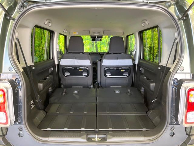 普段のお買い物や通勤、送迎等に十分な荷室スペースを確保しております。セカンドシートを倒すと、大きな荷物の積載も可能です♪