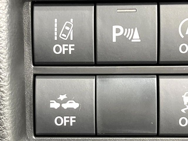 【コーナーセンサー】バンパーに付いたセンサーが障害物を検知！一定の距離に近づくとアラートで教えてくれます♪狭い駐車スペースや車庫入れ時も安心ですね☆