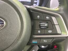 【全車速追従機能付クルーズコントロール】高速道路での長距離走行が楽に！！自動で速度を保つクルーズコントロールが、衝突軽減システムと連携し、前方の車両を感知して車間を保つように速度調節してくれます！！