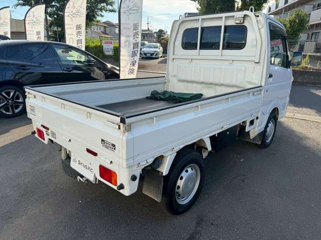★お客様へのメッセージ7★私は将来、中古車販売店という枠組みを超えた店舗作りにより、お客様が気軽に立ち寄れるそんなお店作りを夢見ています。みなさんにとって憩いの場になれたらこの上ない喜びです。