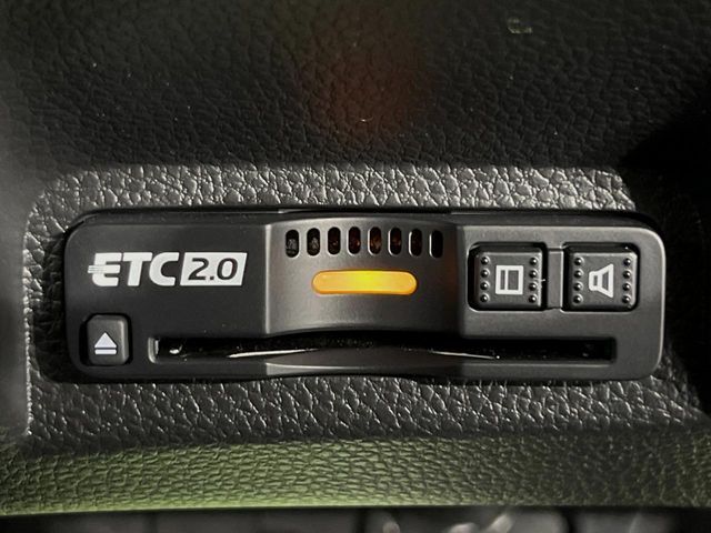 【ETC】高速道路の料金所をストレスなく通過！話題のスポットやサービスエリアに多い「スマートIC」利用時は必須のアイテムです。当店でセットアップを実施、ご納車当日からすぐにご利用いただけます！