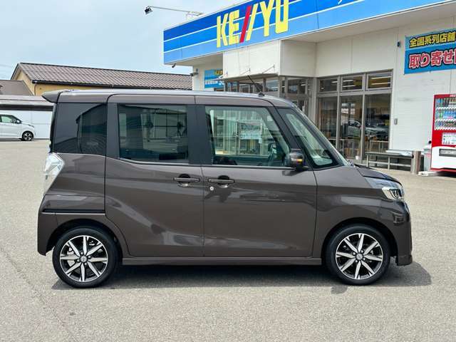 ボディーコーティングやナビの取り付け、下廻り防錆塗装も施行など、お車に関する様々なご要望に対応いたします♪お客様の1台のために相談に乗らせてください！！