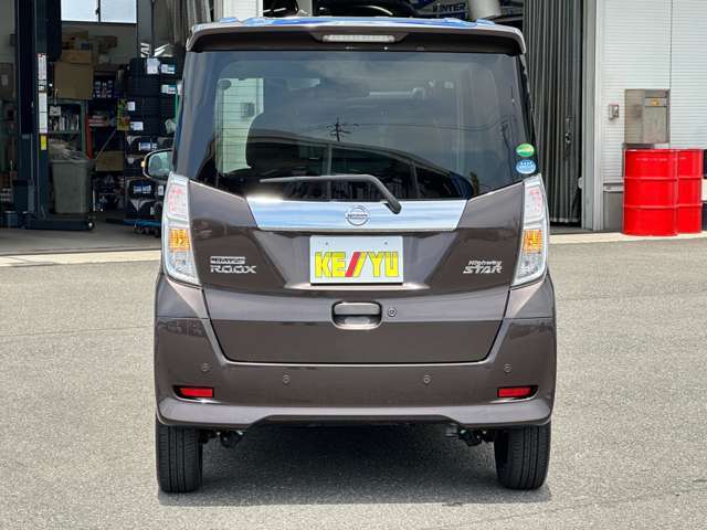 弊社ではインターネットでの遠方販売に自信があります。店頭でのご納車であれば、お車を持ち込まずに名義変更等のお手続きが出来ますので、ご近所の販売会社で購入する場合と変わらぬ諸経費にてご購入可能です♪