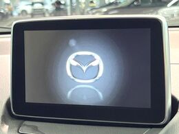 【純正ナビ】人気の純正ナビを装備。オーディオ機能も充実しており、Bluetooth接続すればお持ちのスマホやMP3プレイヤーの音楽を再生可能！毎日の運転がさらに楽しくなります！！