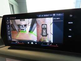 リアビューカメラ。ガイドラインとパークディスタンスコントロールで安全に車庫入れ可能。
