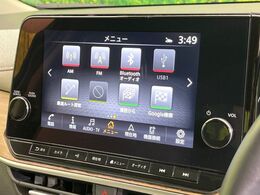 【純正ナビ】人気の純正ナビを装備しております。ナビの使いやすさはもちろん、オーディオ機能も充実！キャンプや旅行はもちろん、通勤や買い物など普段のドライブも楽しくなるはず♪