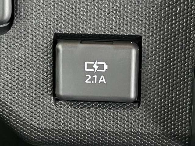 充電可能なUSB端子付き！