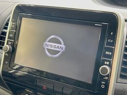 【純正ナビ】人気の純正ナビを装備。オーディオ機能も充実しており、Bluetooth接続すればお持ちのスマホやMP3プレイヤーの音楽を再生可能！毎日の運転がさらに楽しくなります！！