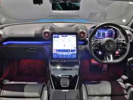 後部に着いているセンサーで、走行中の安全と、パーキング時のアシストもバッチリです。