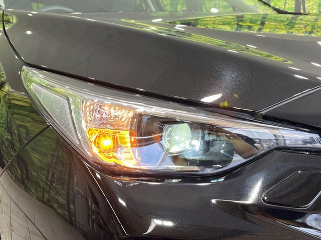 【LEDヘッドライト】悪天候や夜間走行時も良好な視界を確保し安心して運転できる高輝度LEDヘッドライトを装備！点灯速度が早く、消費電力も抑えられています。