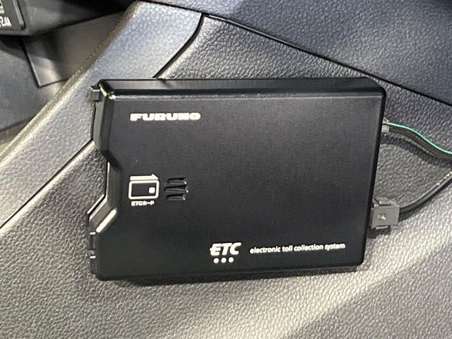 【ETC】高速道路の料金所をストレスなく通過！話題のスポットやサービスエリアに多い「スマートIC」利用時は必須のアイテムです。当店でセットアップを実施、ご納車当日からすぐにご利用いただけます！