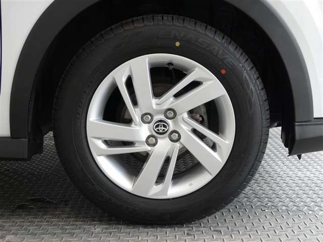R7年式夏タイヤ195/65R16ダンロップ製です。