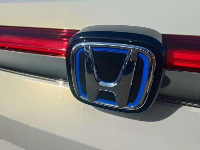 程度が悪い車が安いのは当たり前です。当店はコストを安く！薄利多売価格設定お客様が良い車両をお買い求め安くだけをこだわってます。少し年式古くても程度の良い車は沢山あります。