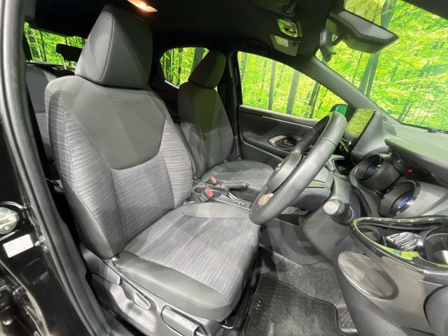 運転席シート廻りは使用感も少なく、良好な状態となっています。丁寧に使われていたことがよくわかりますね。