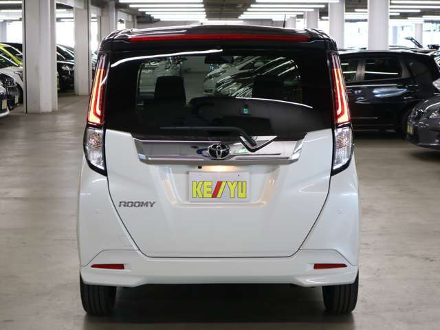 業者によるルームクリーニング実施☆室内の細かい所からエンジンルームまでキレイになった状態でお渡し致します♪