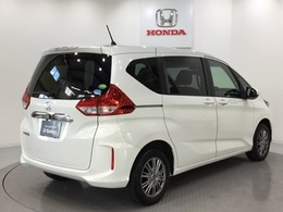 Honda認定中古車 U-Selectは3つの安心をお約束します。　1　Hondaのプロが整備した安心。 2　第三者機関がチェックした安心。　3　購入後もHondaが保証する安心。