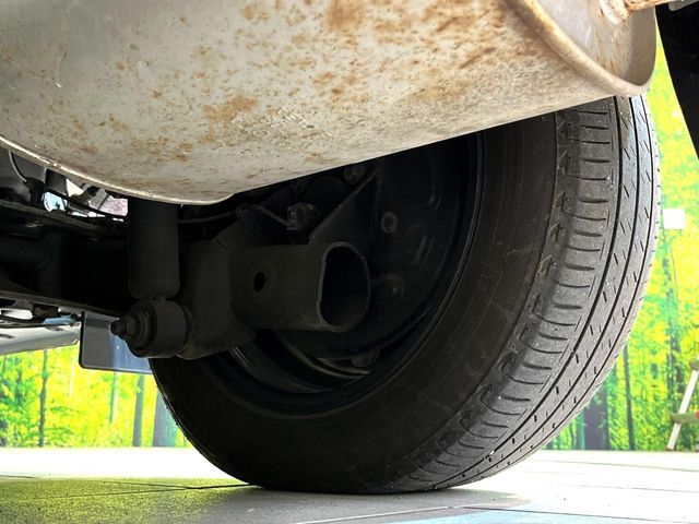 お車を安心してお乗りいただく為には、足回りの定期点検が欠かせません。サービスサポート（有償保証）では無料点検もご提供しており、安心のカーライフをお過ごしいただけるサポート体制が整っています。