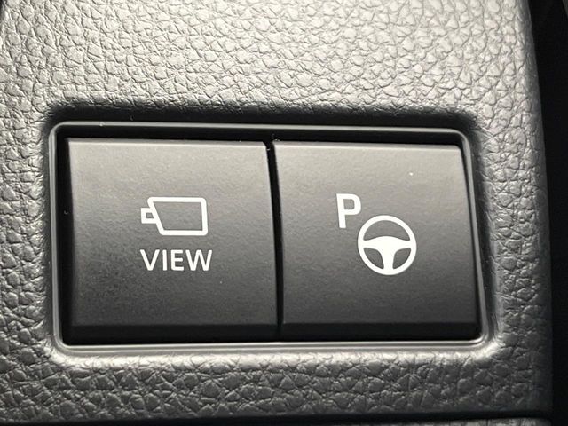 【リモート機能つきアドバンスドパーク】専用スマートフォンアプリの使用で、車外から遠隔駐車・出庫が可能な先進機能。広い場所で乗り降りしたい時に便利です♪