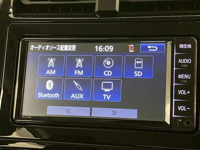 Bluetooth接続可能なナビゲーションになります。ハンズフリーも搭載されています。