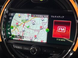 ●HDD純正ナビ:一体感のあるナビは、高級感ある車内を演出してくれます。オーディオ機能も充実しておりますので、運転もより楽しめます♪