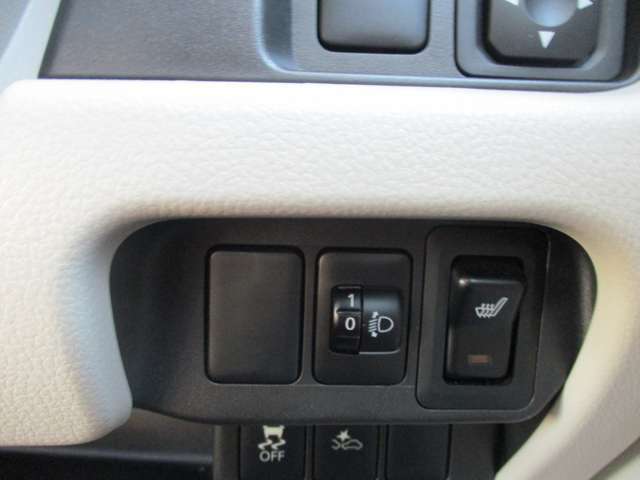 運転席側シートヒーター