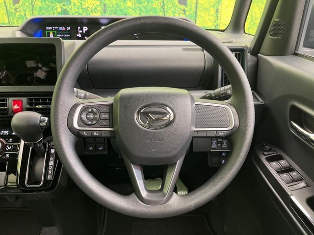 【ステアリングスイッチ】運転中、前方から目線をそらすことなく、オーディオ等の操作が可能な便利機能！安心＆快適なドライブを演出してくれます♪