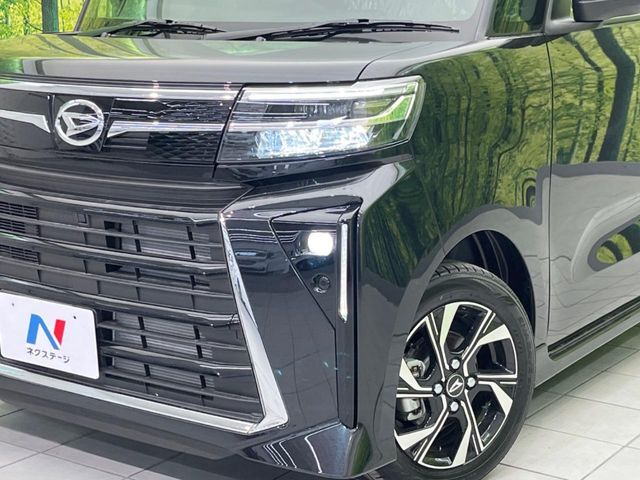 【LEDヘッドライト】悪天候や夜間走行時も良好な視界を確保し安心して運転できる高輝度LEDヘッドライトを装備！点灯速度が早く、消費電力も抑えられています。