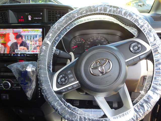 スマートキー付きですので開け閉めが大変便利です♪プッシュスタートですのでエンジンもボタンを押すだけで楽々スタート！