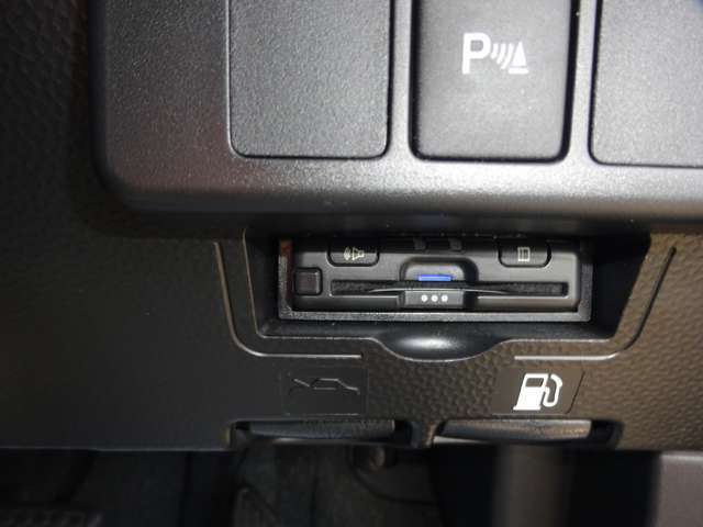 必需品のETCももちろん取付済みです。